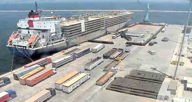 Çelebi Bandırma Limanı’nda canlı hayvan tahliyesi yönetim tarafından alınan önlemler ile hızlı sürüyor