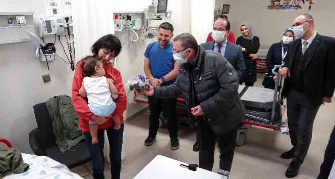 Vali Polat, yılbaşı gecesi kamu görevlilerini ziyaret etti