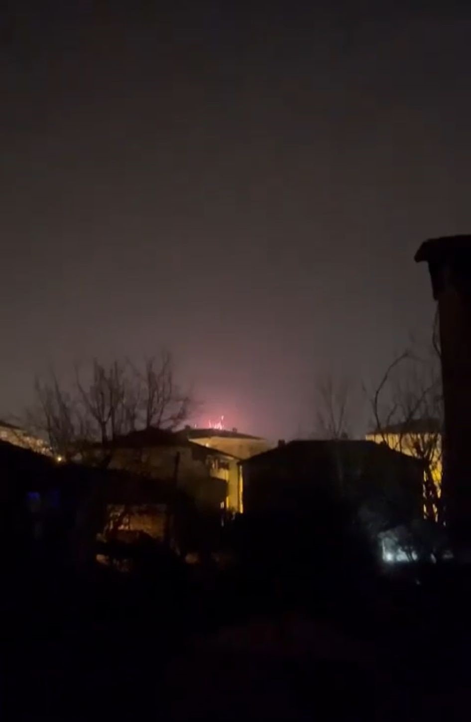 Sakarya’da 2024’ün ilk dakikaları: Kimi havaya ateş açtı, kimi sokaklarda böyle eğlendi