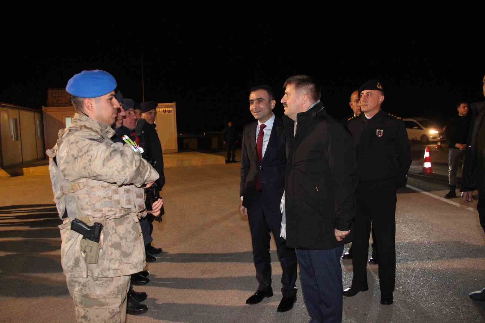 Karaman Valisi Sarıibrahim, yeni yıla kurumları ziyaret ederek girdi
