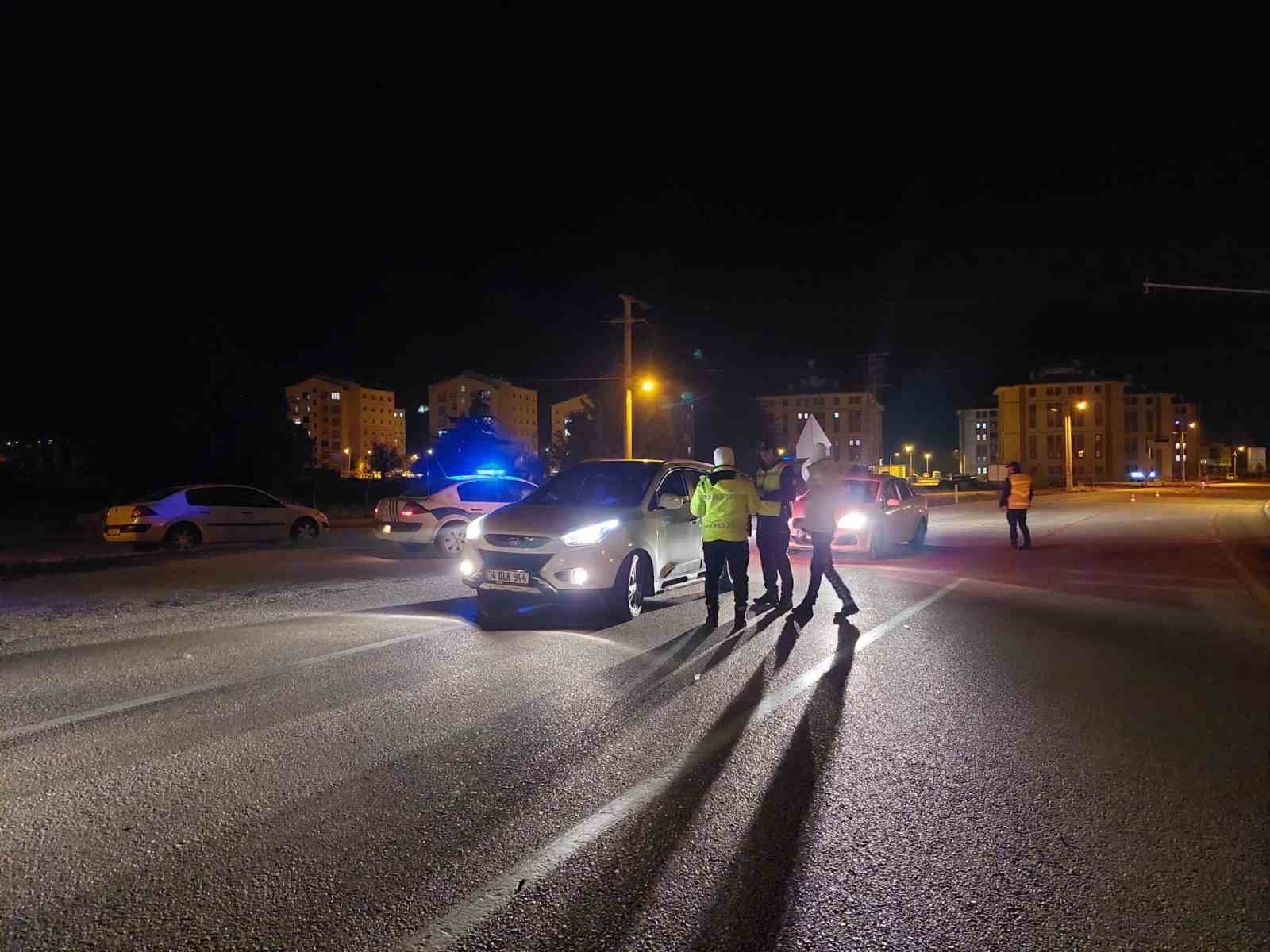 Burdur’da yeni yıl güvenlik tedbirleri uygulamalarında 4 araca ceza yağdı
