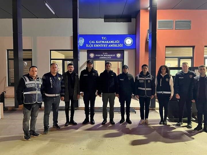 Kaymakam &Ccedil;anga yılbaşında g&ouml;rev yapan personelleri yalnız bırakmadı
