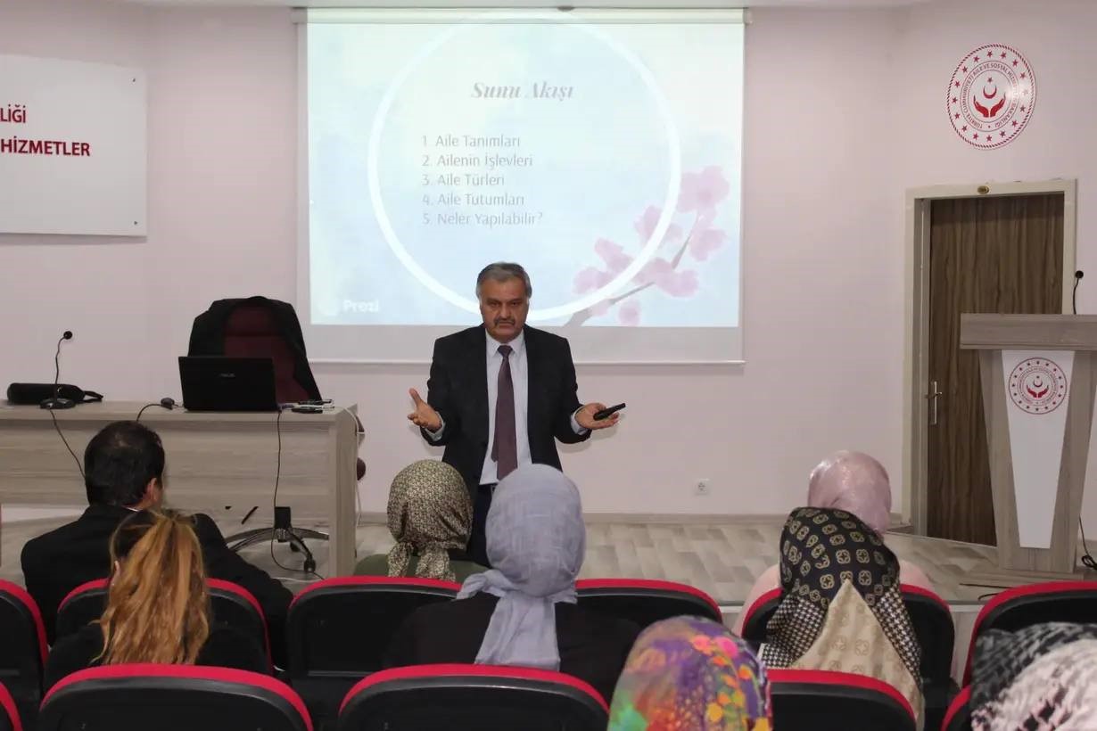Bayburt’ta ’Aile Söyleşileri’ programı düzenlendi
