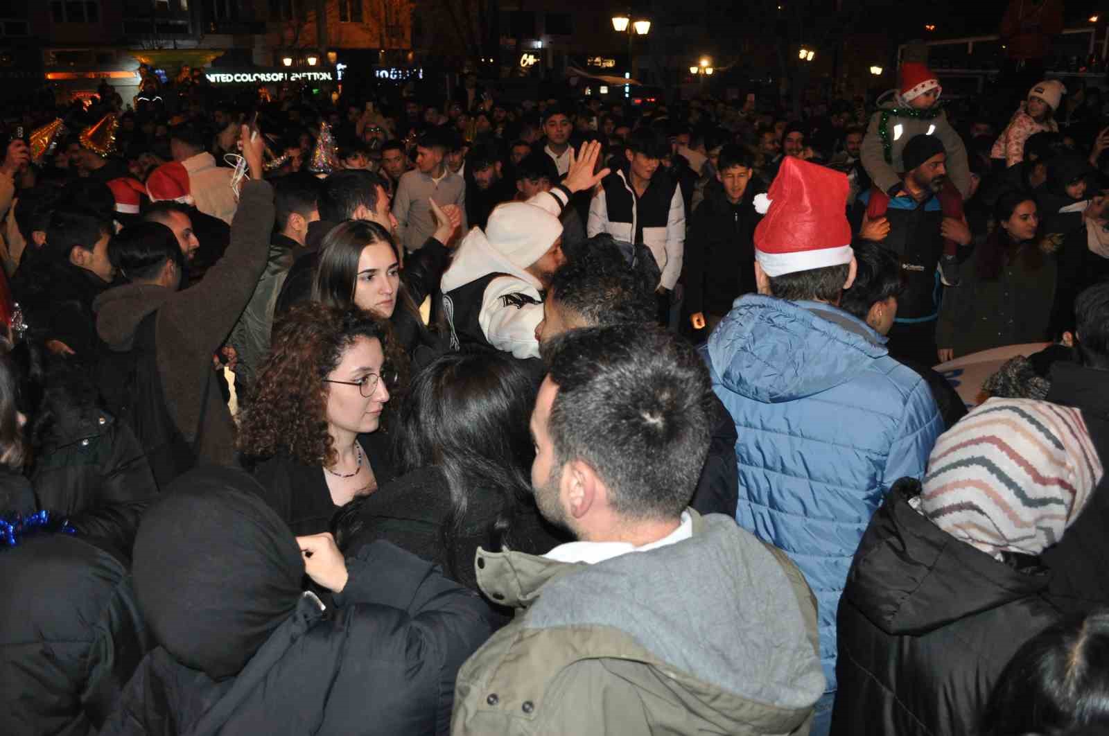 2024 yılının ilk gününde Eskişehir sokakları boş kaldı
