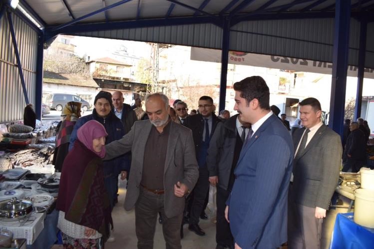 Gazze’ye bağışlanacak olan hayır çarşısı kuruldu
