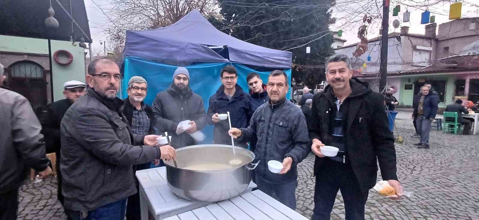 Sındırgı’da vatandaşlar yeni yılın ilk sabah namazında buluştu
