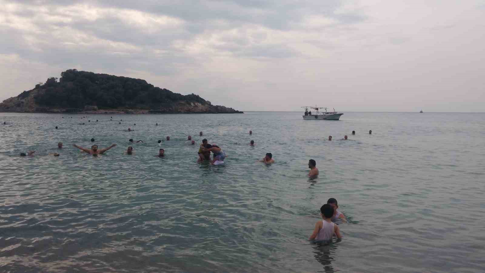Burası Mersin: Aynı gün hem deniz hem kar keyfi
