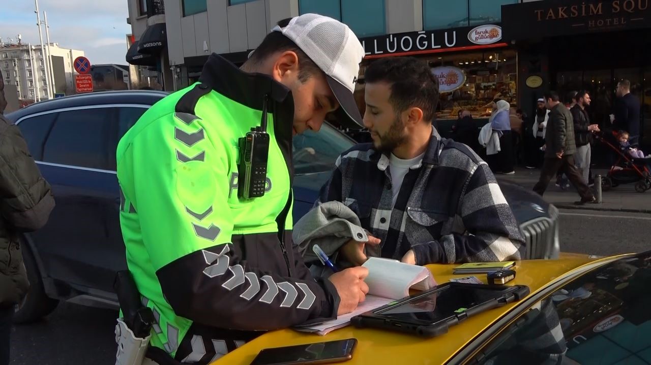 Taksim’de yılın ilk ticari taksi denetimi yapıldı: 5 sürücüye 32 bin TL ceza