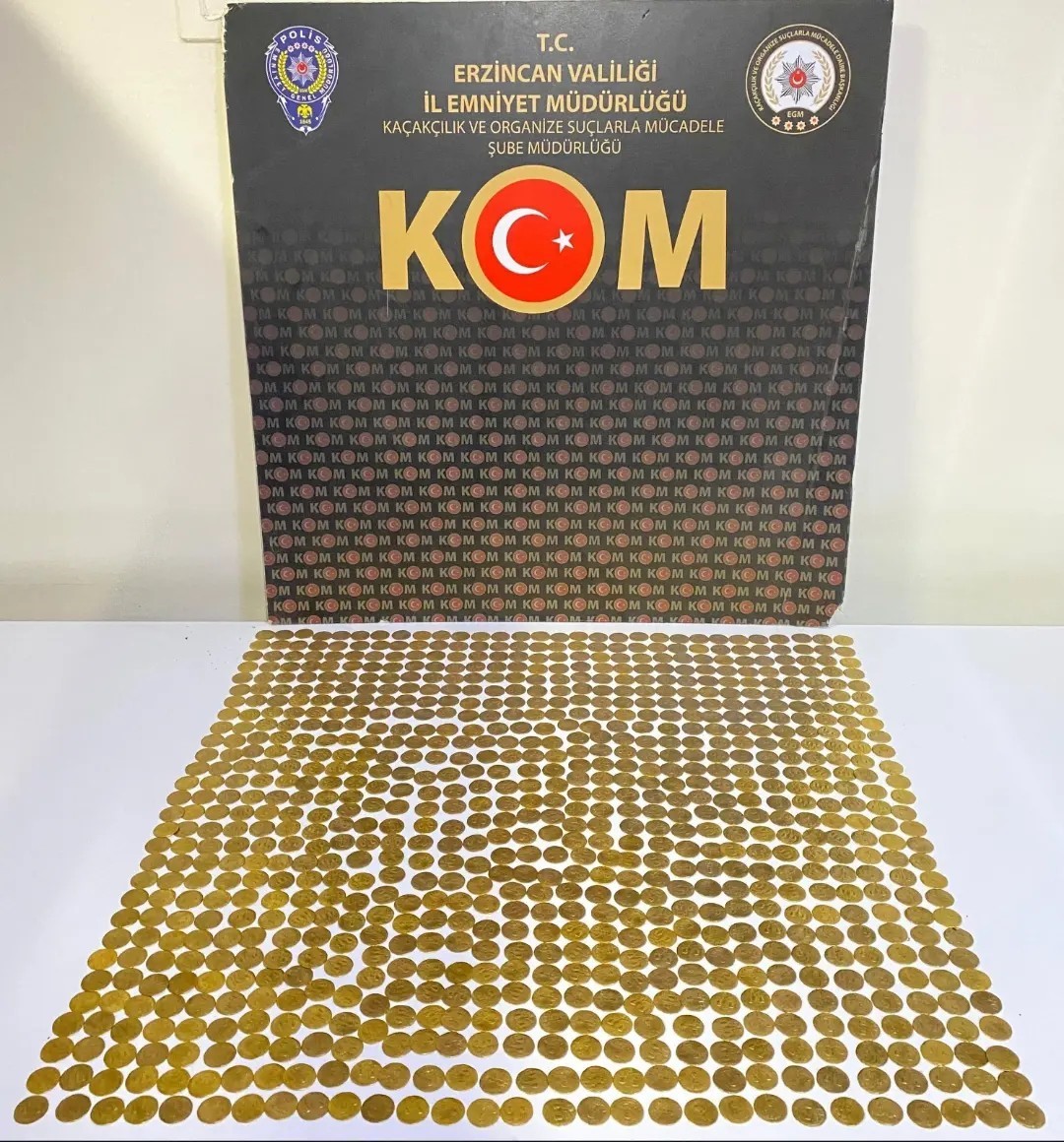 Erzincan’da Doğu Roma İmparatorluğu’na ait 866 adet altın sikke ele geçirildi