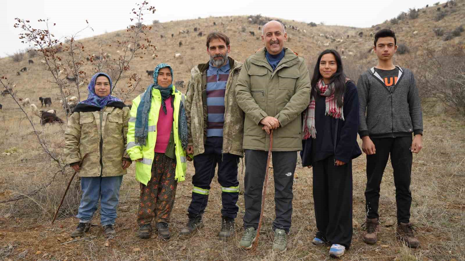 Çobanlık yapan iki üniversite mezunu Emine’nin hayali yeni yılda gerçek oldu