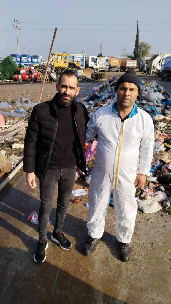 &Ccedil;&ouml;plerin i&ccedil;inde altın aradılar
