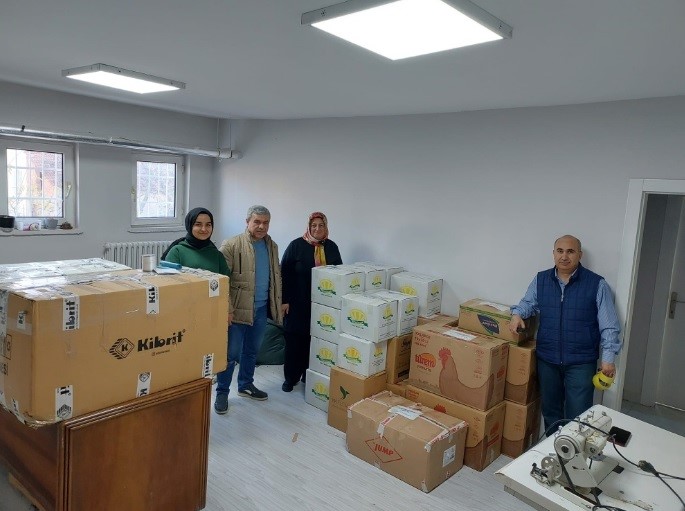 Sungurlu&rsquo;da kursiyerler Gazzeliler i&ccedil;in giysi dikti
