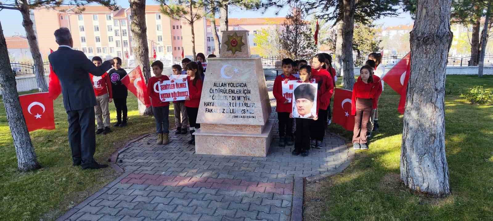 Karaman’da minik öğrencilerden duygulandıran etkinlik
