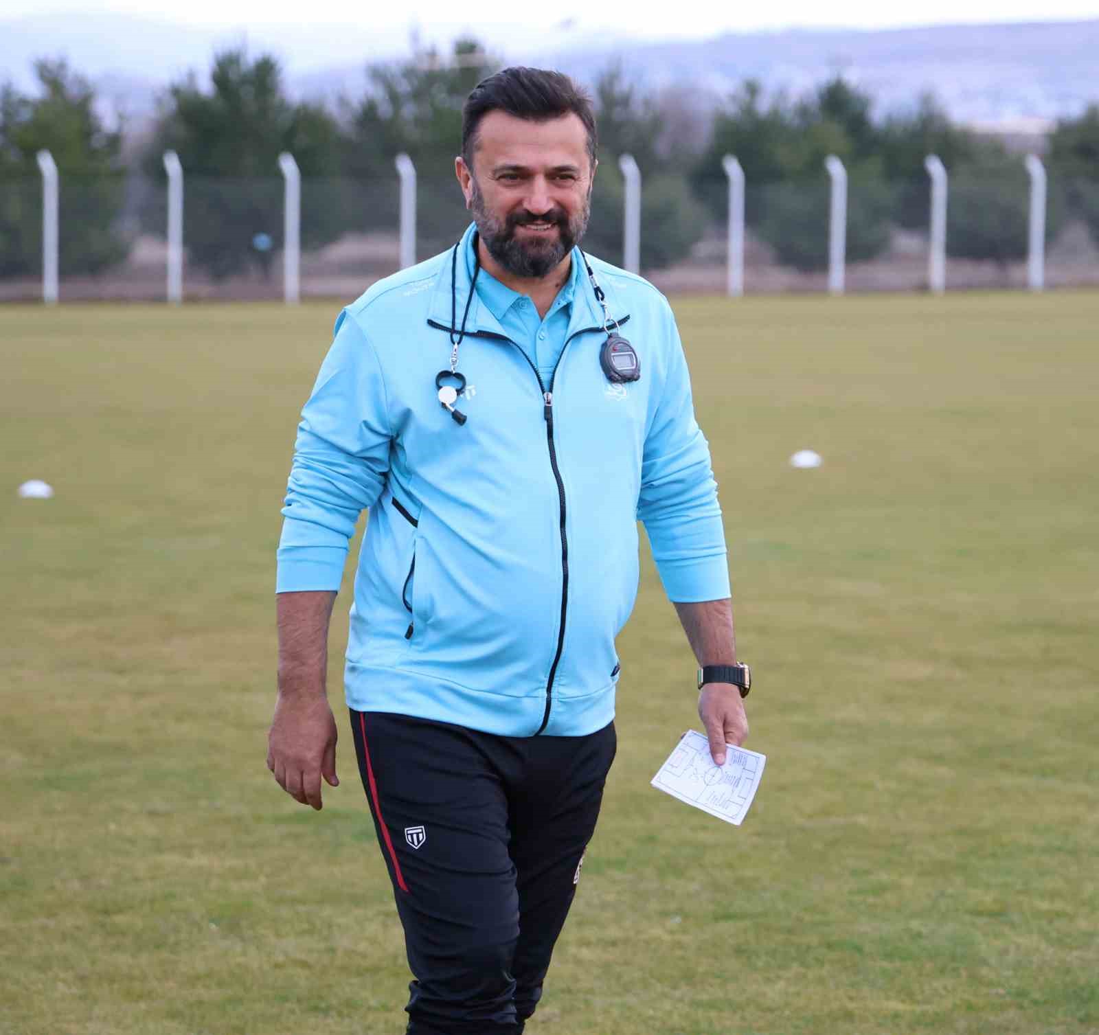 Sivasspor’da Bülent Uygun ilk idmanına çıktı
