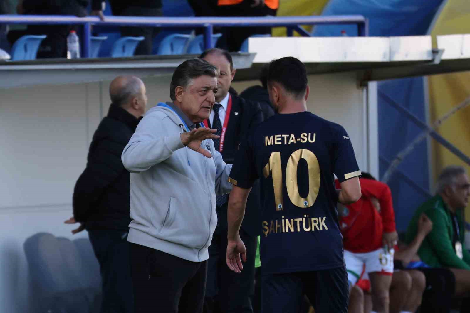 Menemen FK’da Yılmaz Vural, Cenk Laleci’yi geride bıraktı
