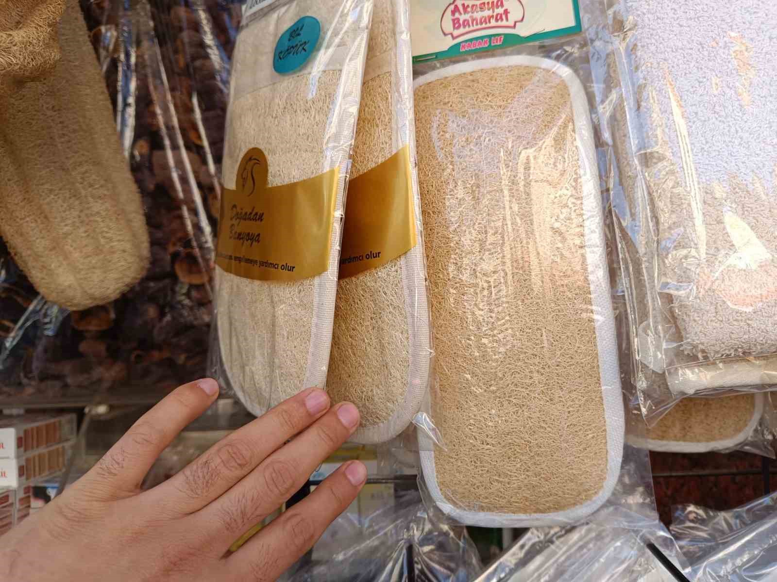 Mutfaklarda bulaşık s&uuml;ngeri yerine kabak lifi kullanımı yaygınlaşıyor
