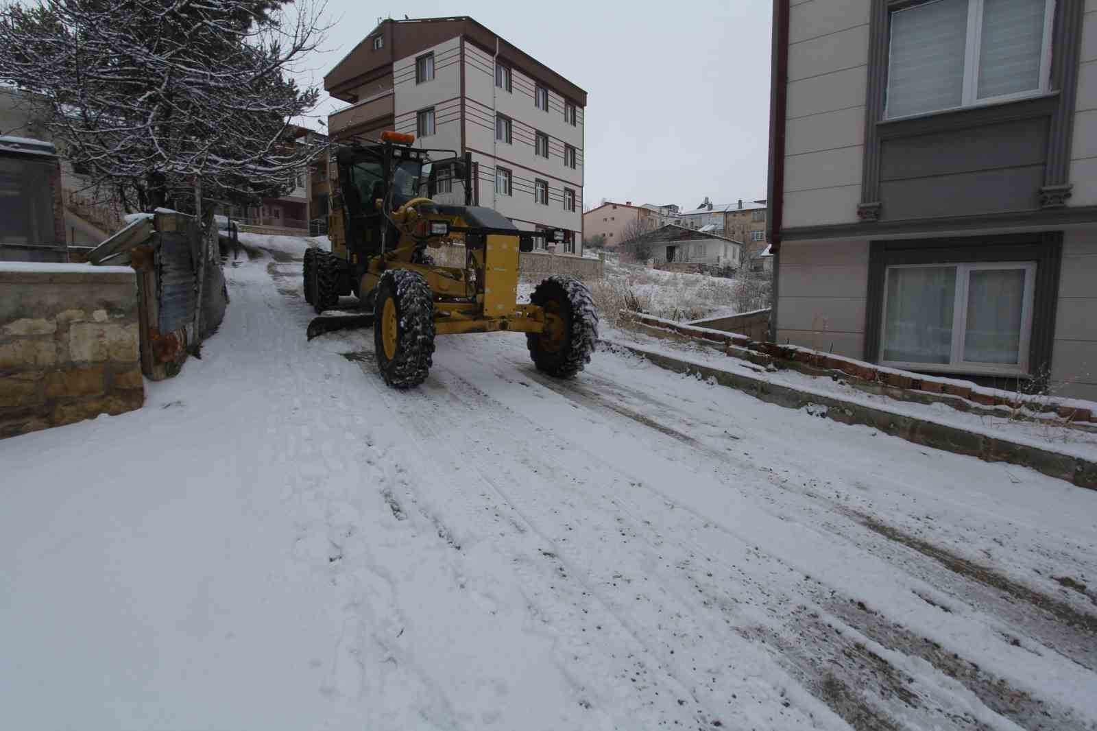 Bayburt’ta karla mücadele çalışması