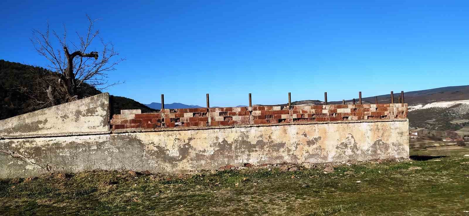 Hisarcık’taki tarihi Roma Hamamının hali içler acısı
