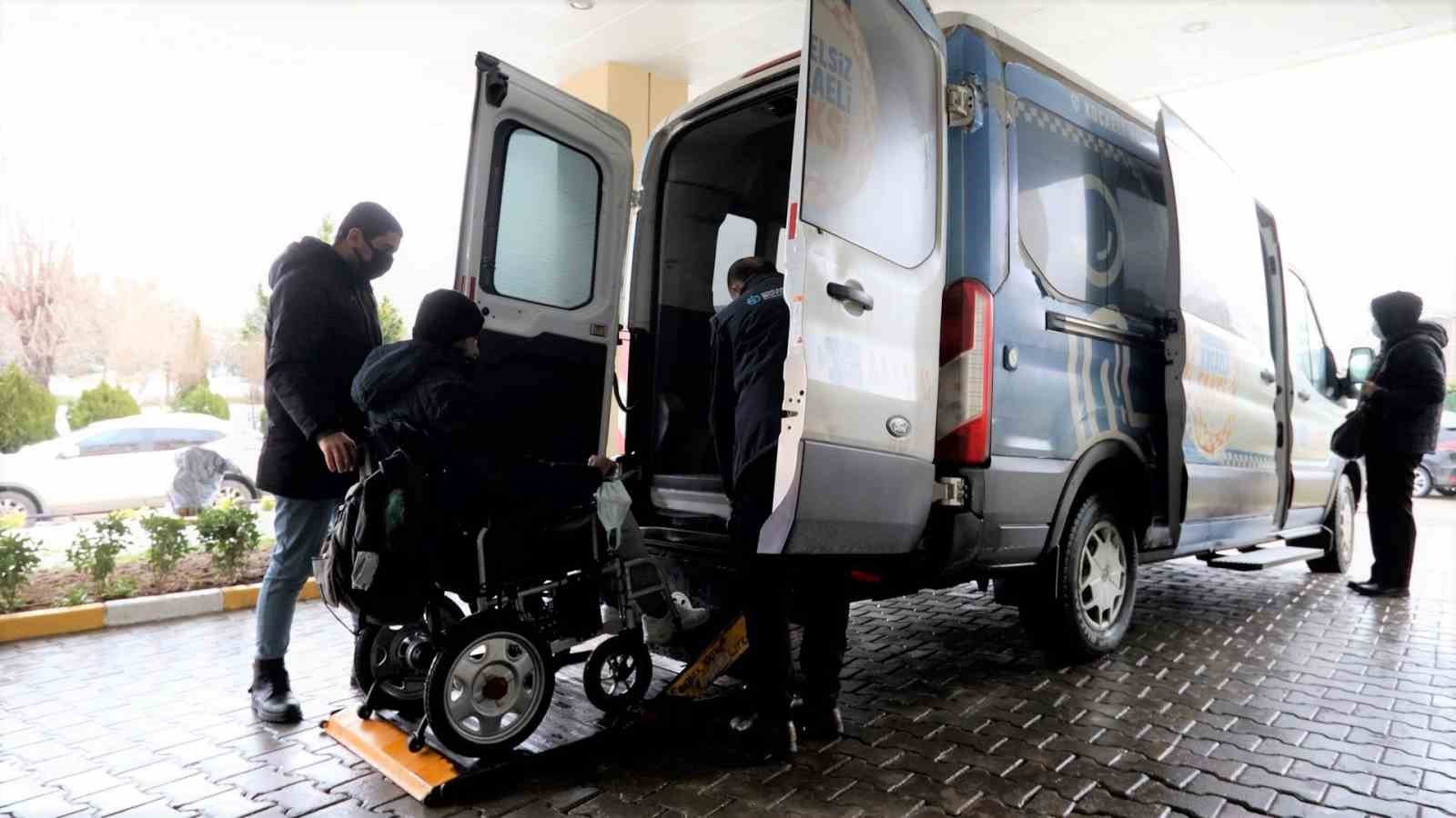 &Ouml;zel bireylerin 26 bin 326 ulaşım talebi "Engelsiz Taksi" ile karşılandı
