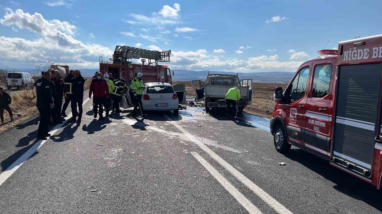 Niğde’de feci kaza: 1 ölü, 2 ağır yaralı