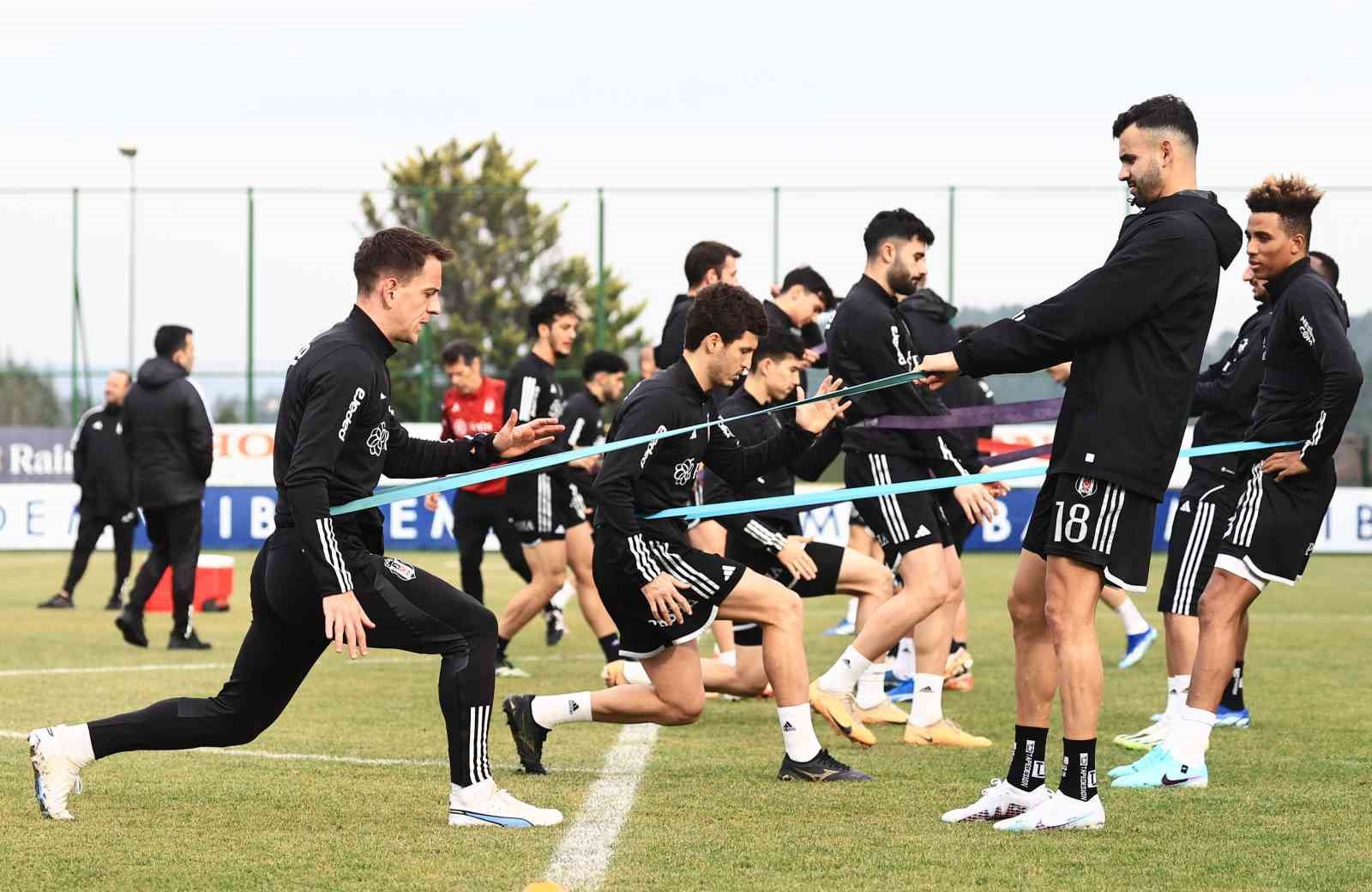 Beşiktaş, kondisyon ve taktik çalıştı