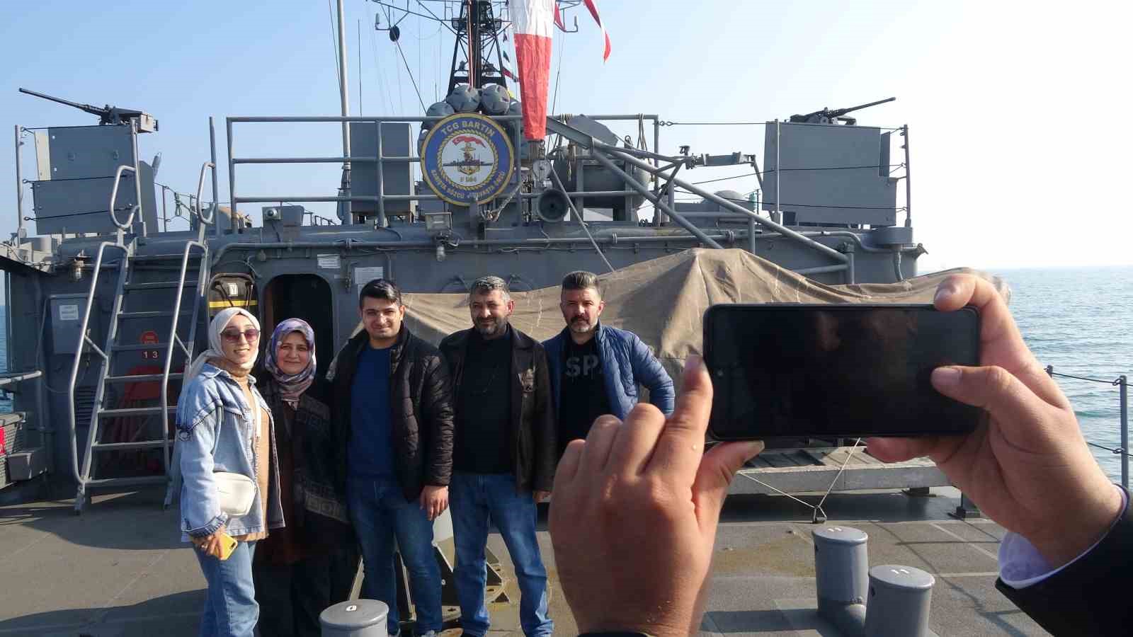 TCG Bartın Savaş gemisi, vatandaşların ziyaretine açıldı
