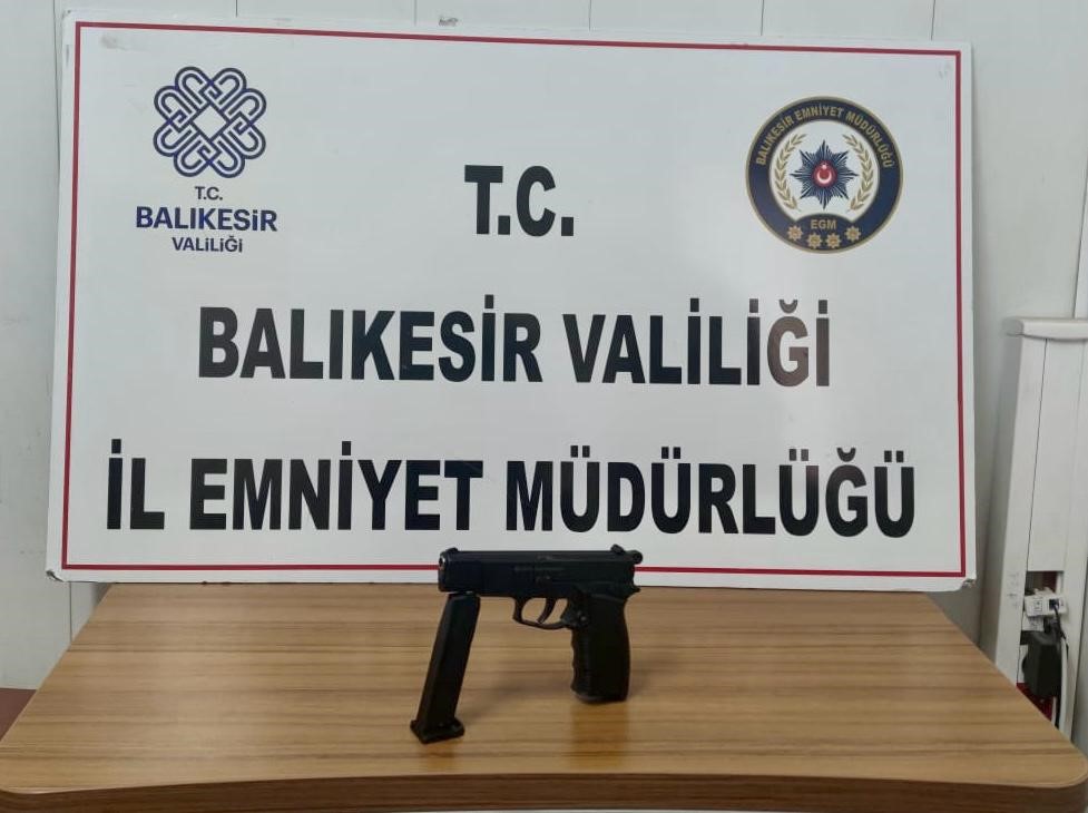 Balıkesir’de asayiş uygulamasında 10 şahıs gözaltına alındı