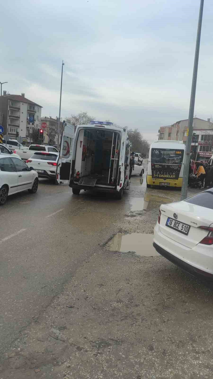 Durak harici durmayan şoföre bıçaklı saldırı
