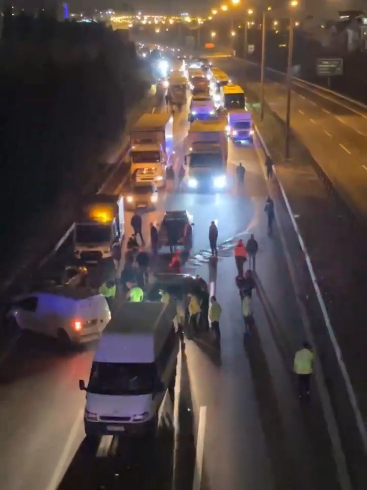TEM’de göçmenleri taşıyan aracın karıştığı kazada 1 tutuklama