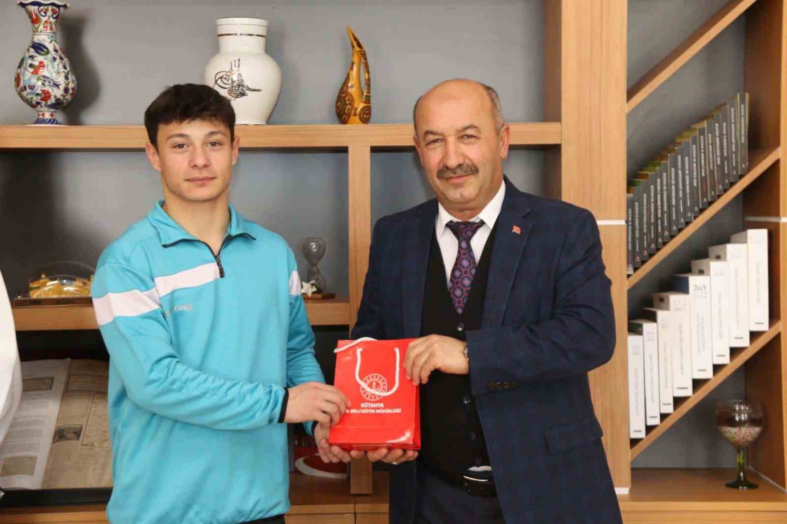 Müdür Başyiğit, paralimpik judo branşında Türkiye derecesi elde eden öğrencileri kabul etti
