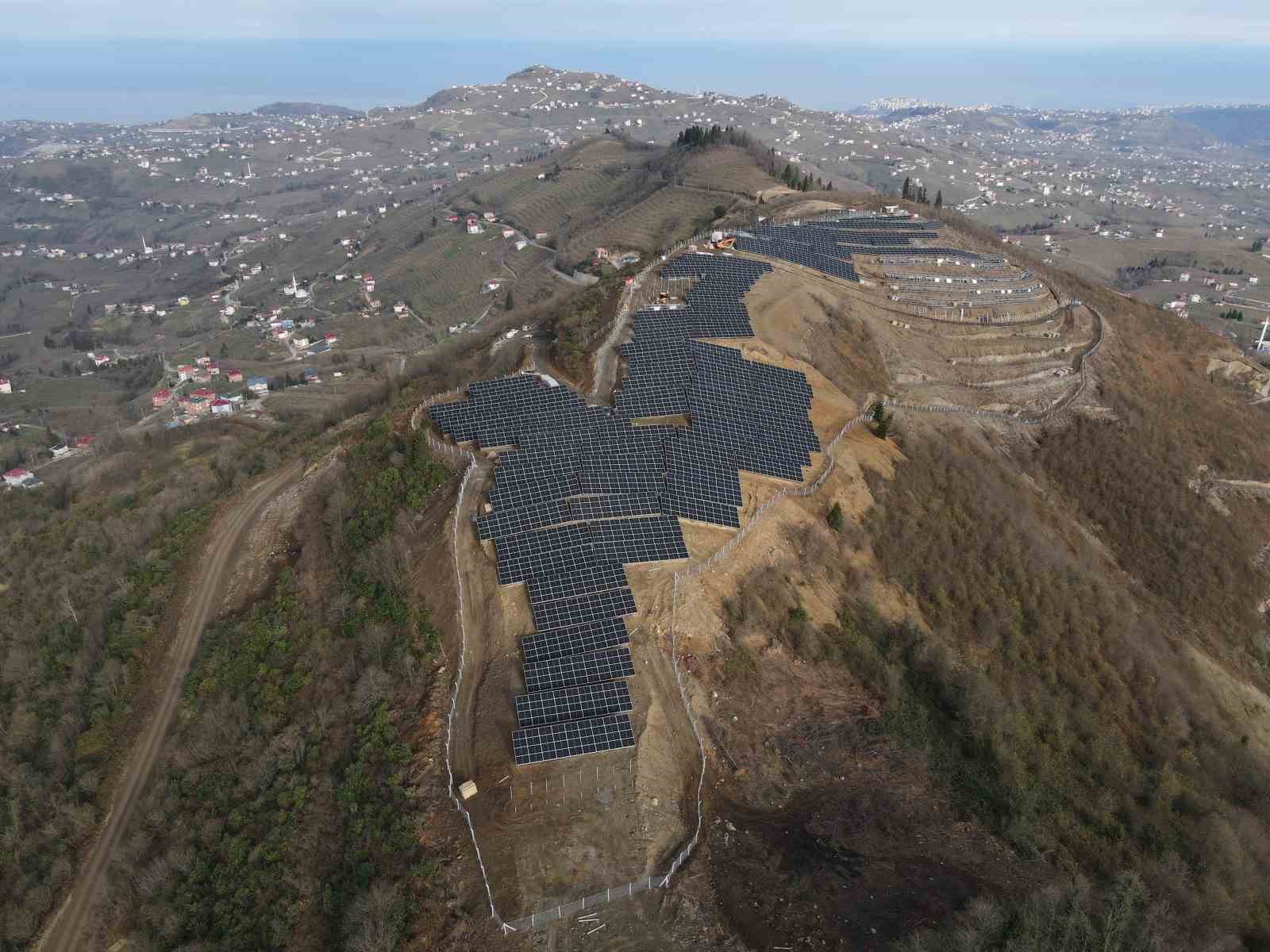 Doğu Karadeniz’in yüksek tepeleri güneş enerji santralleri ile kaplanıyor