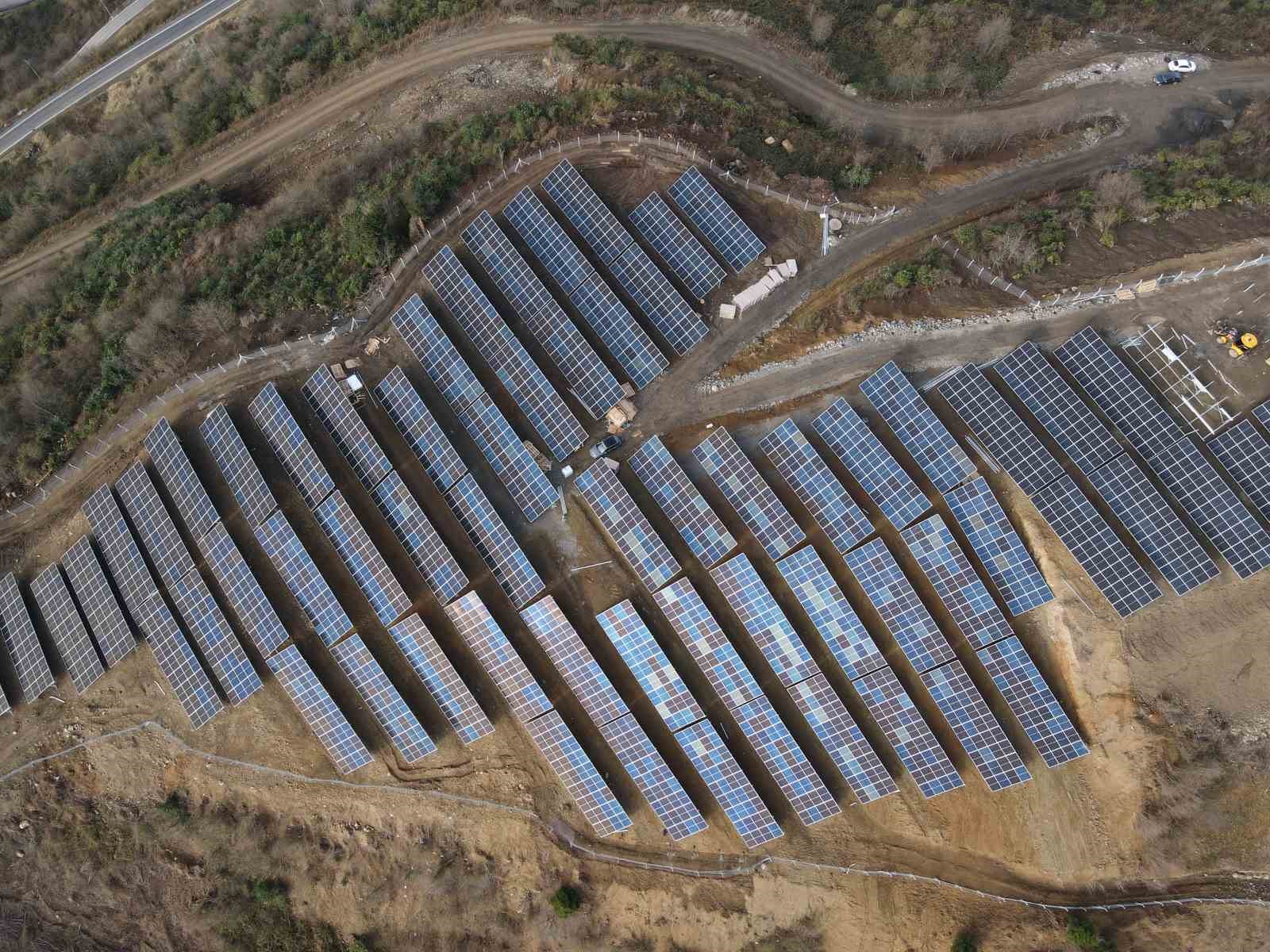 Doğu Karadeniz&rsquo;in y&uuml;ksek tepeleri g&uuml;neş enerji santralleri ile kaplanıyor
