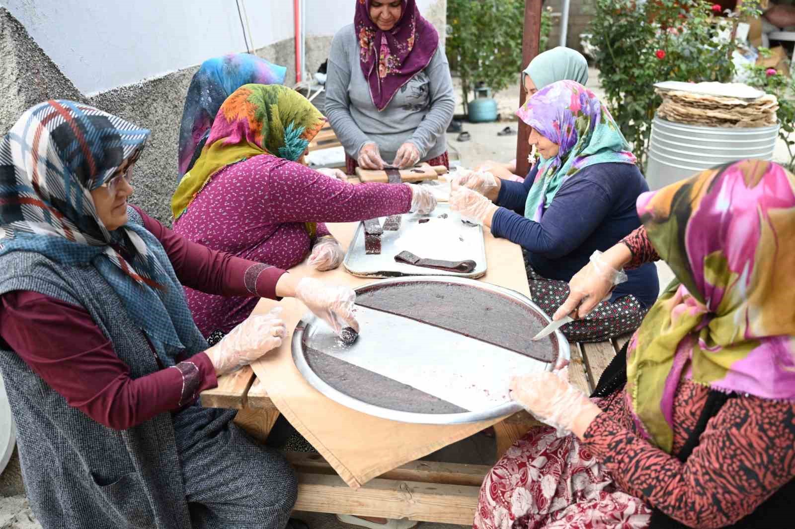 Başkan Okumuş, Türkoğlu’nun lezzetlerini paylaştı
