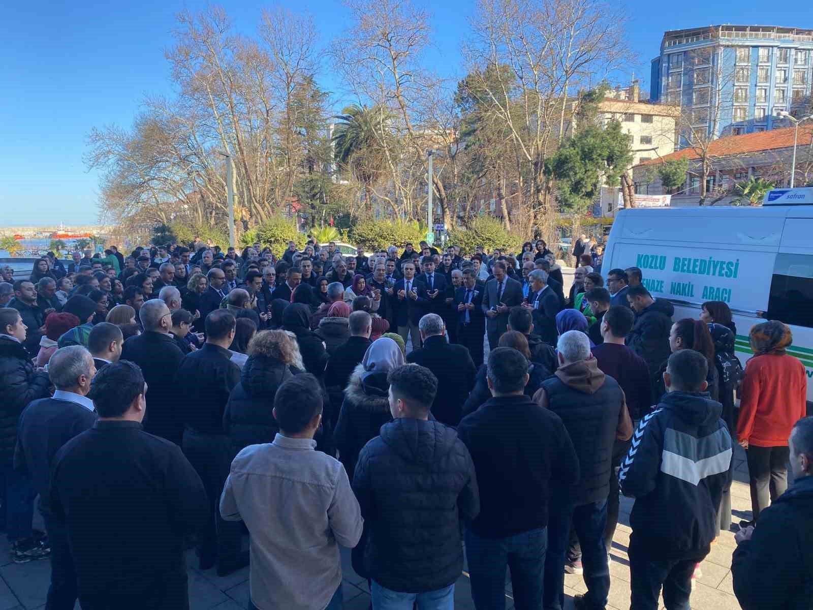 Sefer Ayyıldız i&ccedil;in Valilik &ouml;n&uuml;nde t&ouml;ren d&uuml;zenlendi

