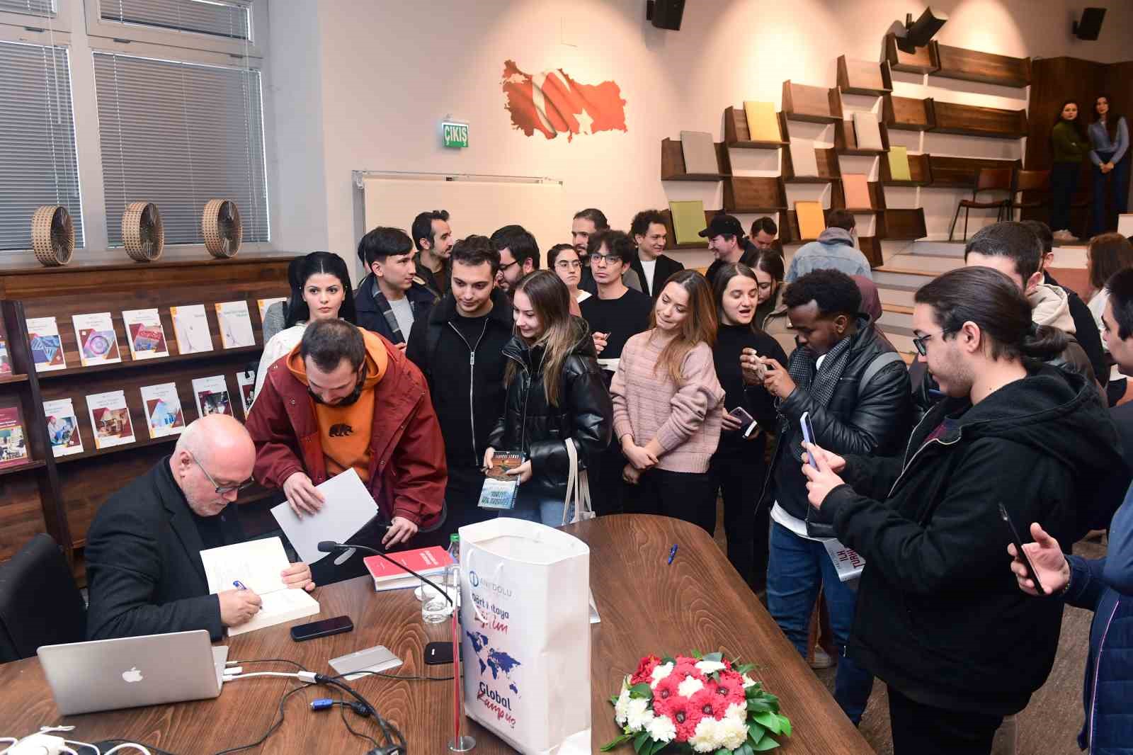 Kültür Söyleşileri’nin bu haftaki konuğu Prof. Dr. Ahmet Taşağıl oldu
