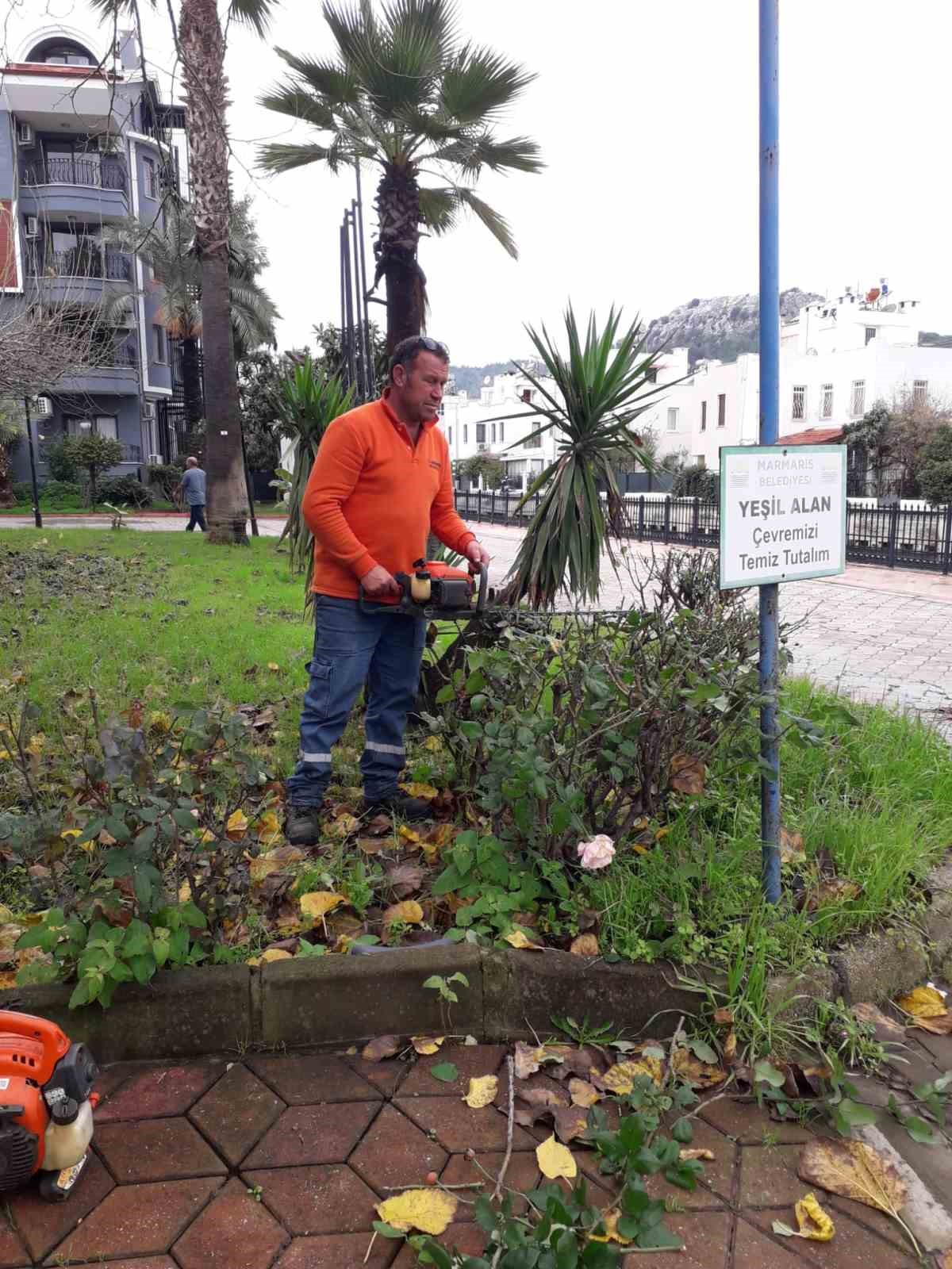 Park ve bahçeler Marmaris’in çehresini değiştiriyor
