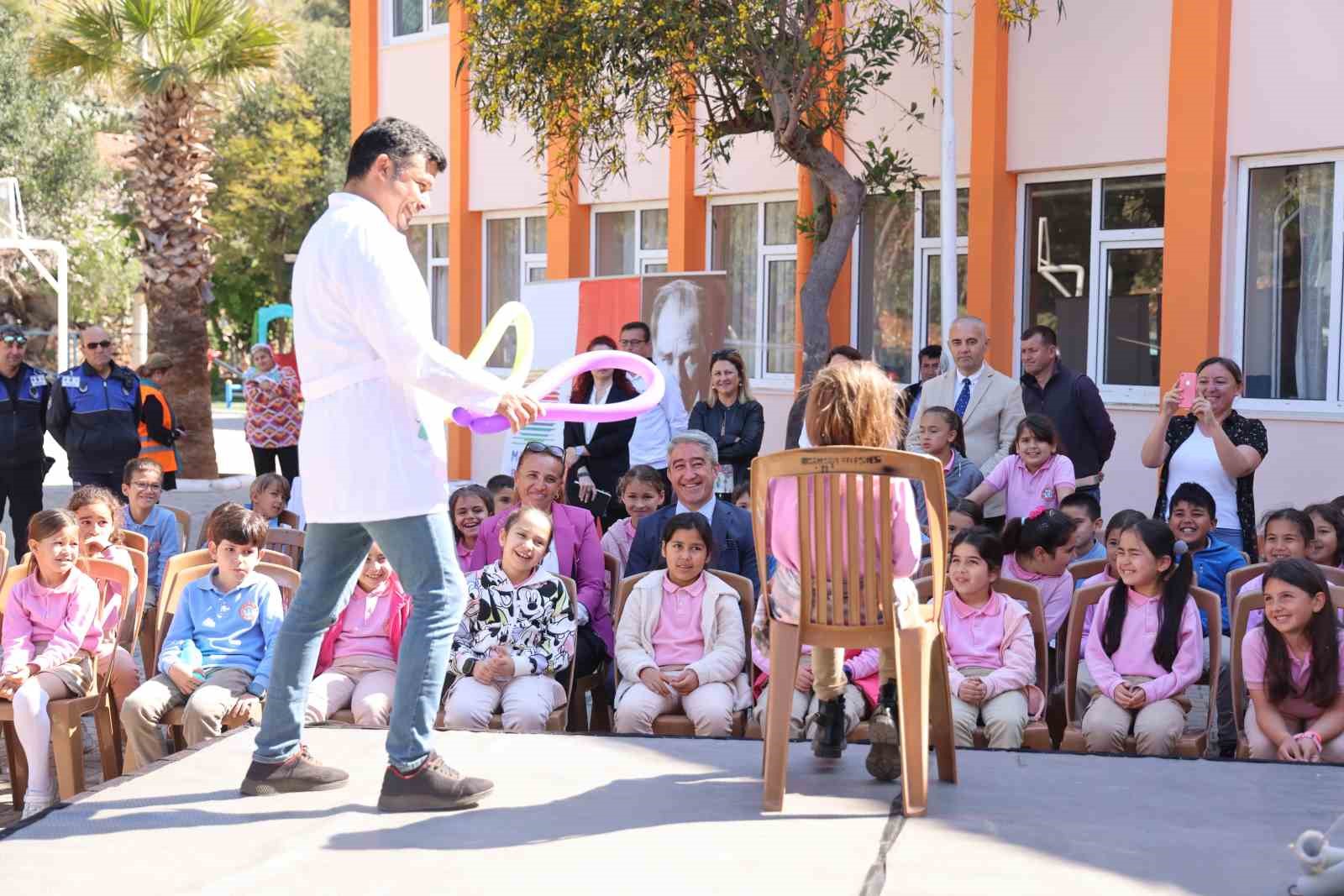 Marmaris’te 106 bin çocuk bilim ve eğitimle tanıştı
