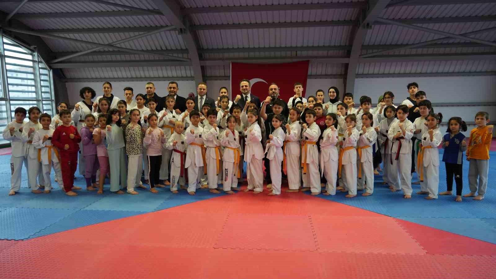 Bakan Yardımcısı Enes Eminoğlu, Kırıkkale’de gençlerle buluştu