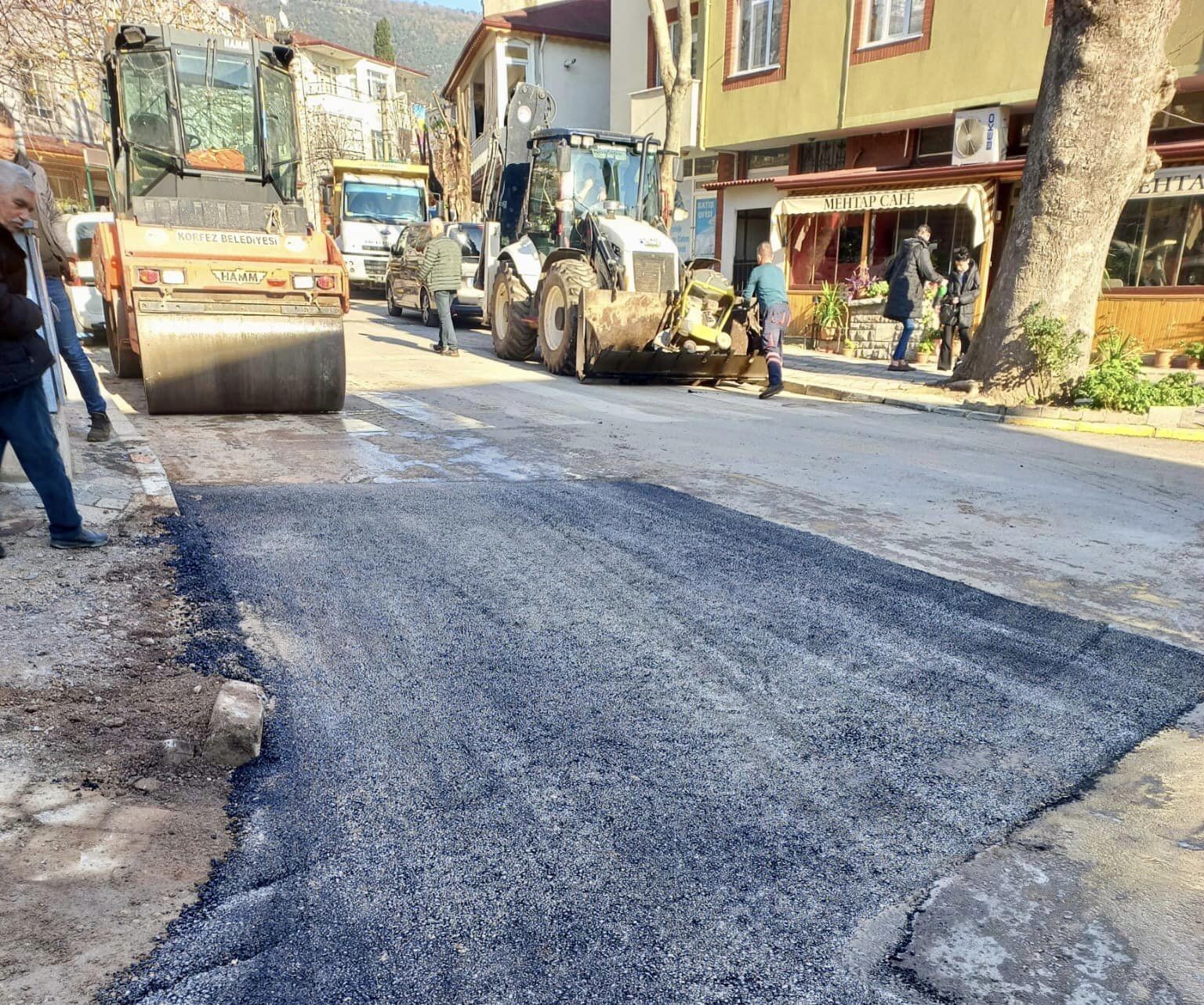 Körfez’de bozuk yollara müdahale
