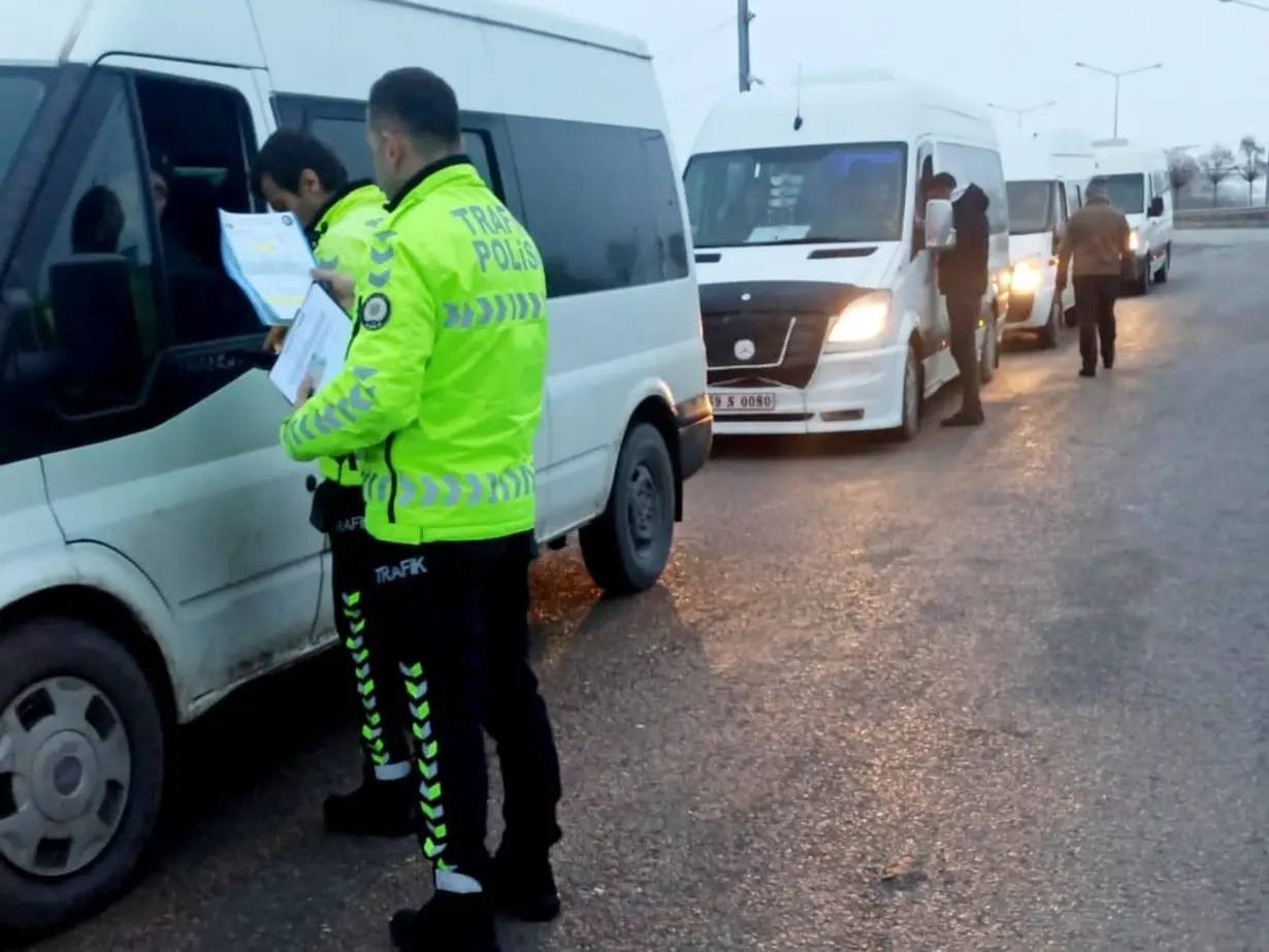 Bayburt’ta okul servis araçları denetleniyor
