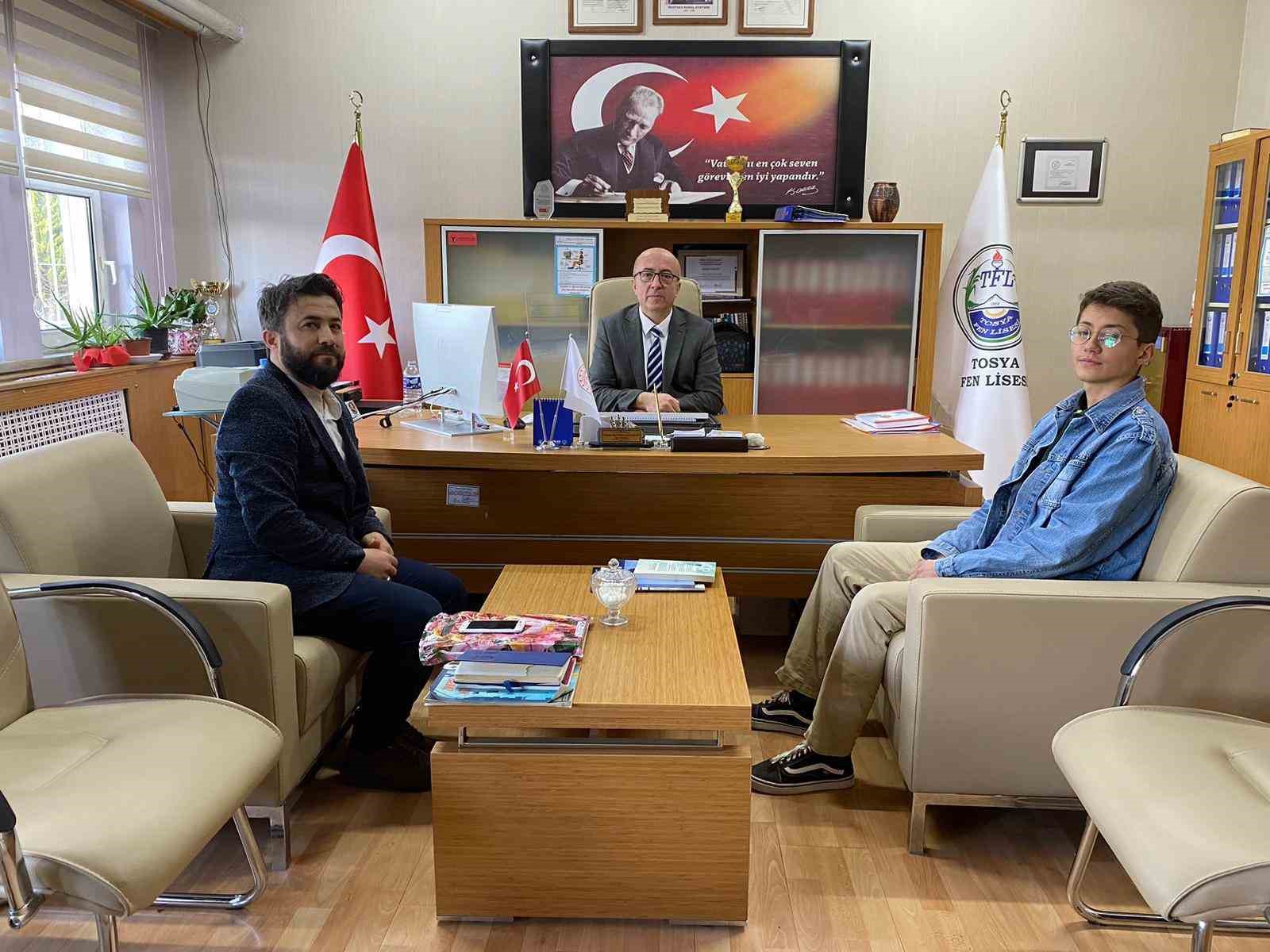 Lise öğrencisi yarışmada kazandığı 6 bin TL’lik ödülü Filistin’e bağışladı
