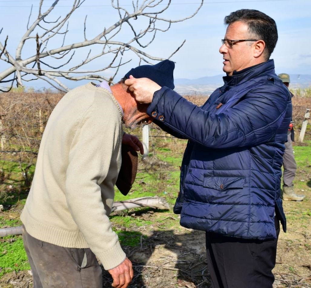 Başkan Öküzcüoğlu’ndan tarım işçilerine ziyaret
