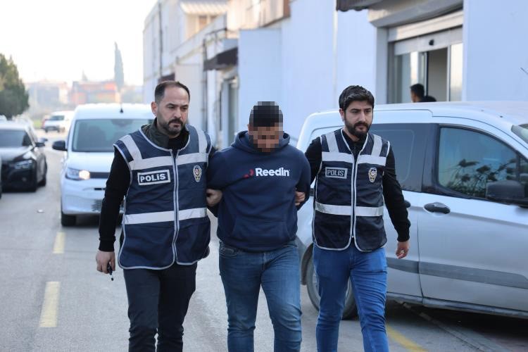 Seyhan polisinden silah kaaklarna kobayla baskn
