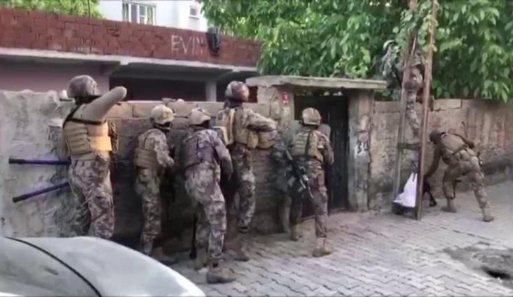 Batman’da terör örgütü DEAŞ’ın finans ağına darbe: 2 gözaltı
