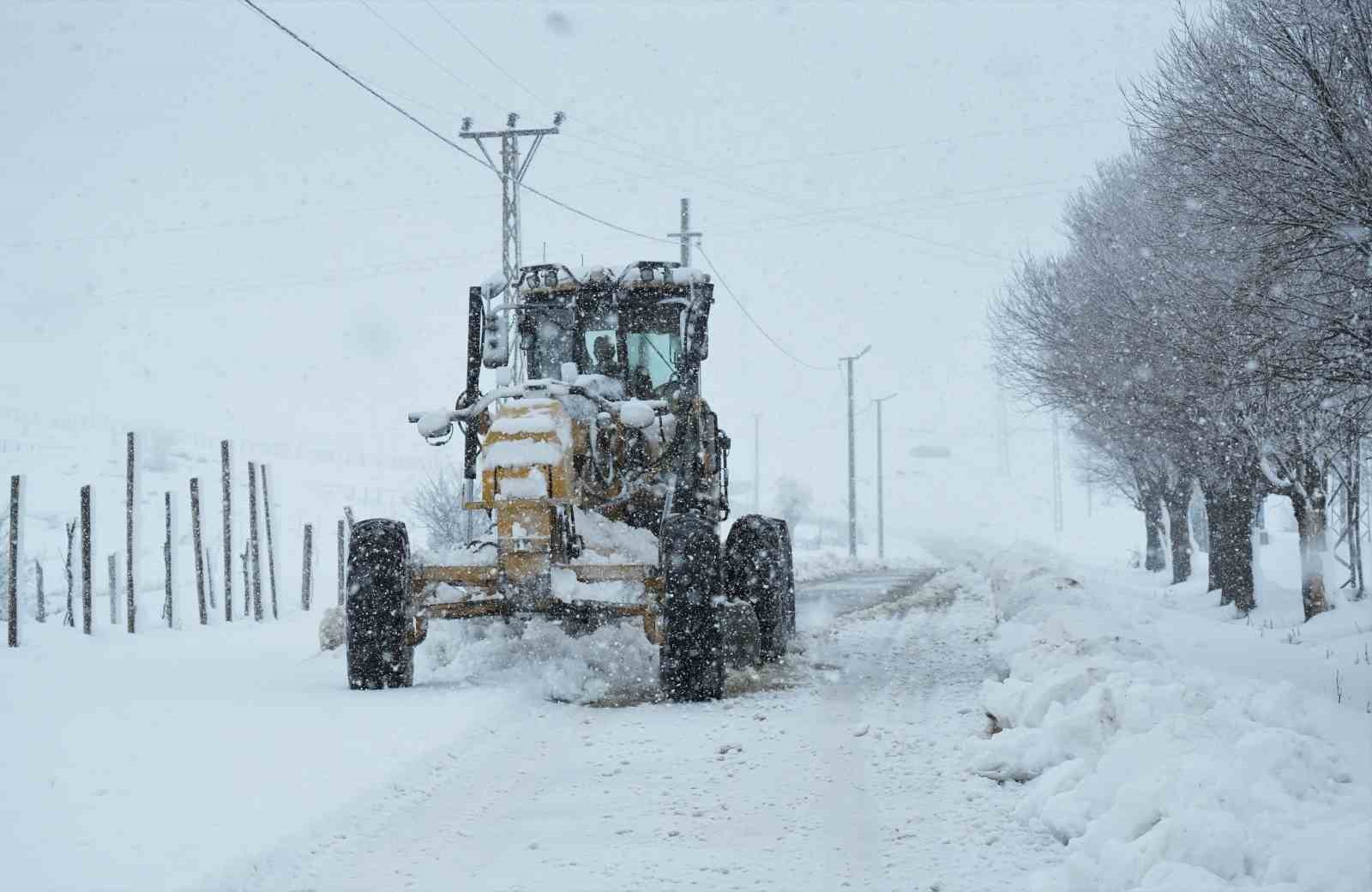 Muş’ta 75 köy yolu ulaşıma kapandı