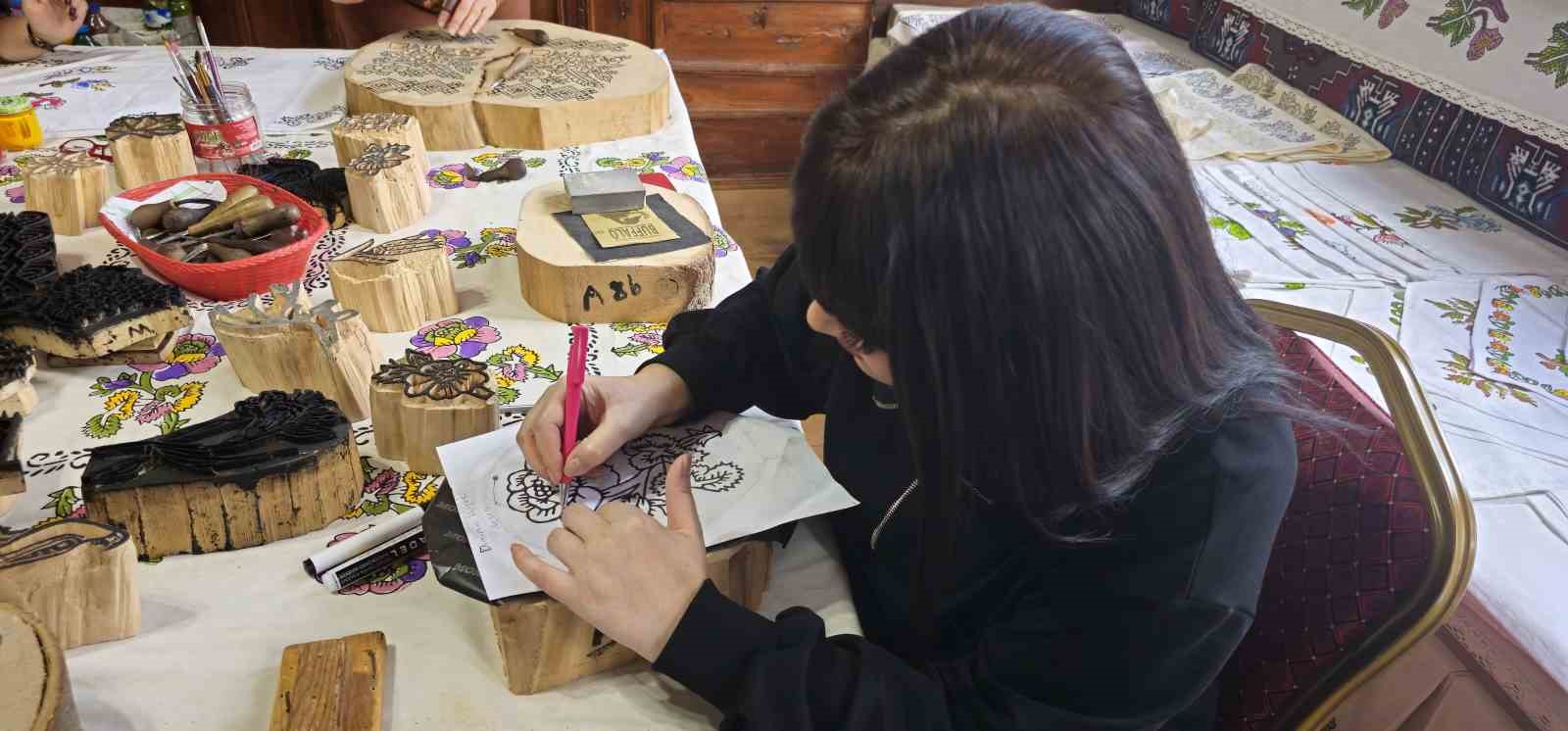 Sanatsal anlamda rağbet çok, ticari anlamda talep yok