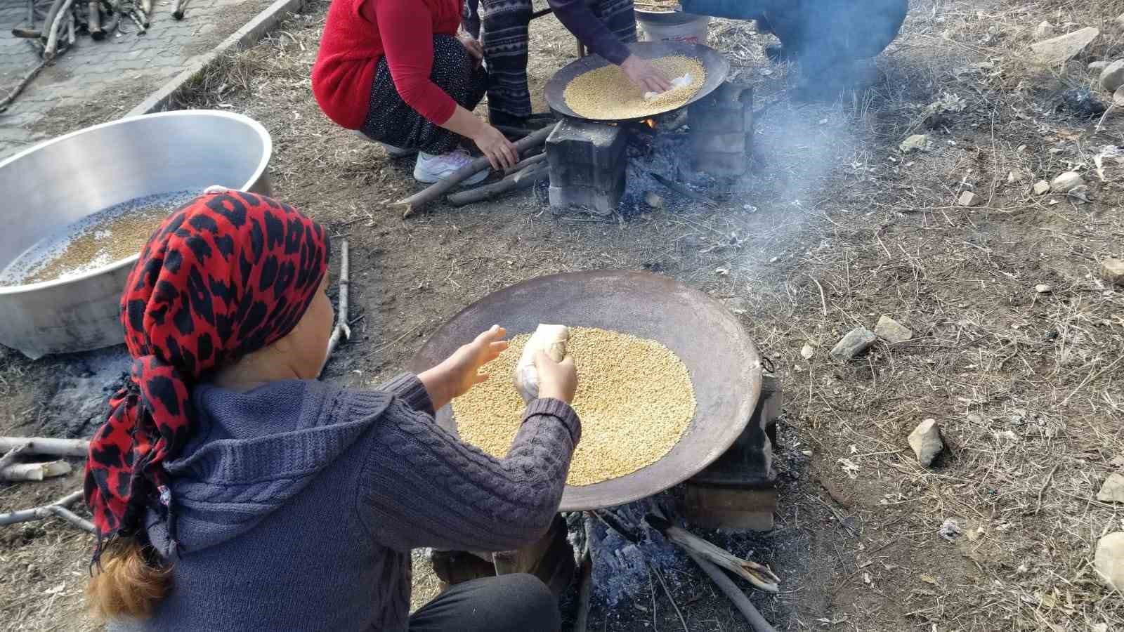 Ge&ccedil;mişi y&uuml;zyıllara dayanan geleneksel yemek "Kavut"
