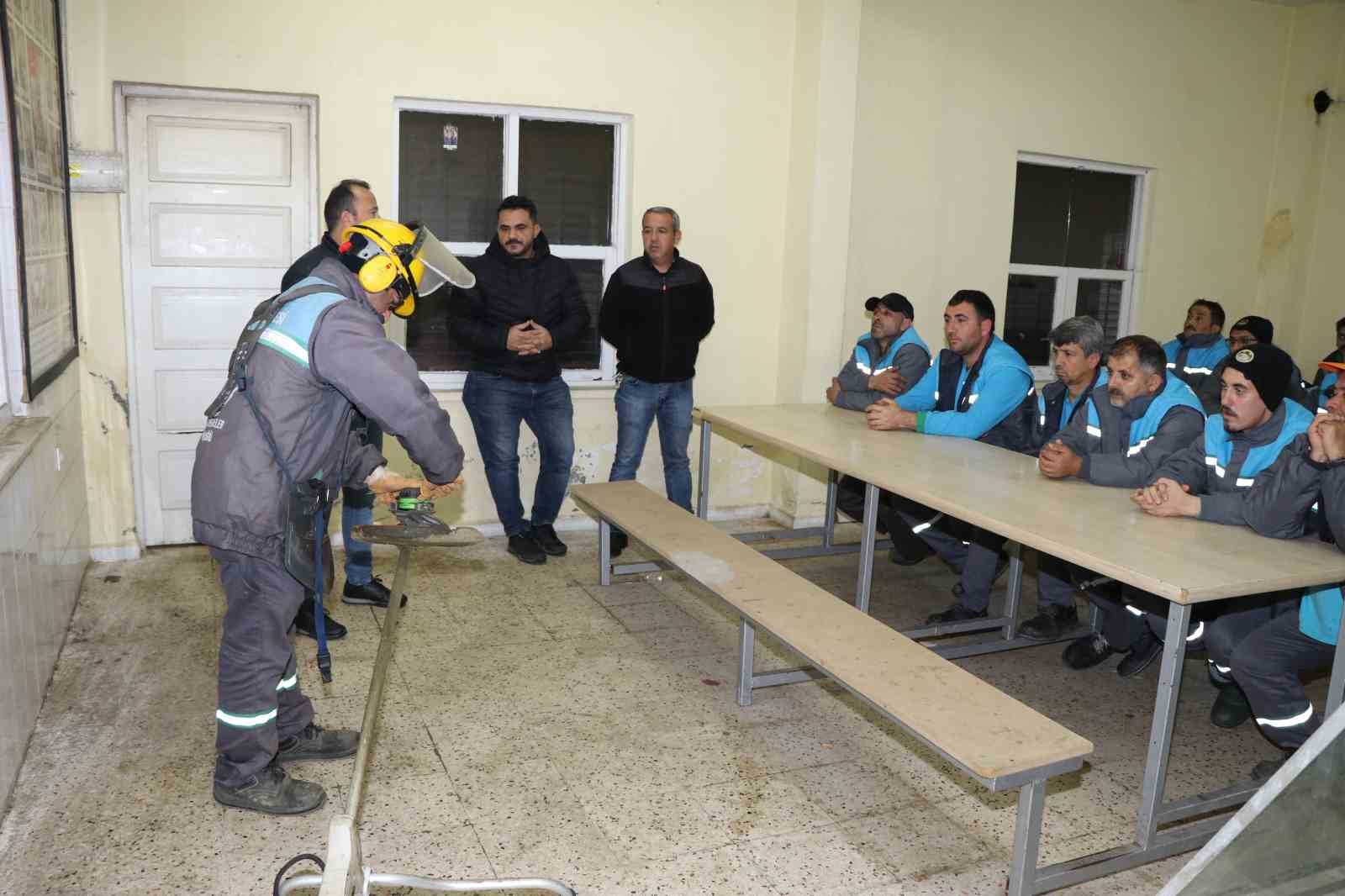 Alanya Belediyesi mesleki yeterlilik ve iş güvenliği eğitimlerine devam ediyor
