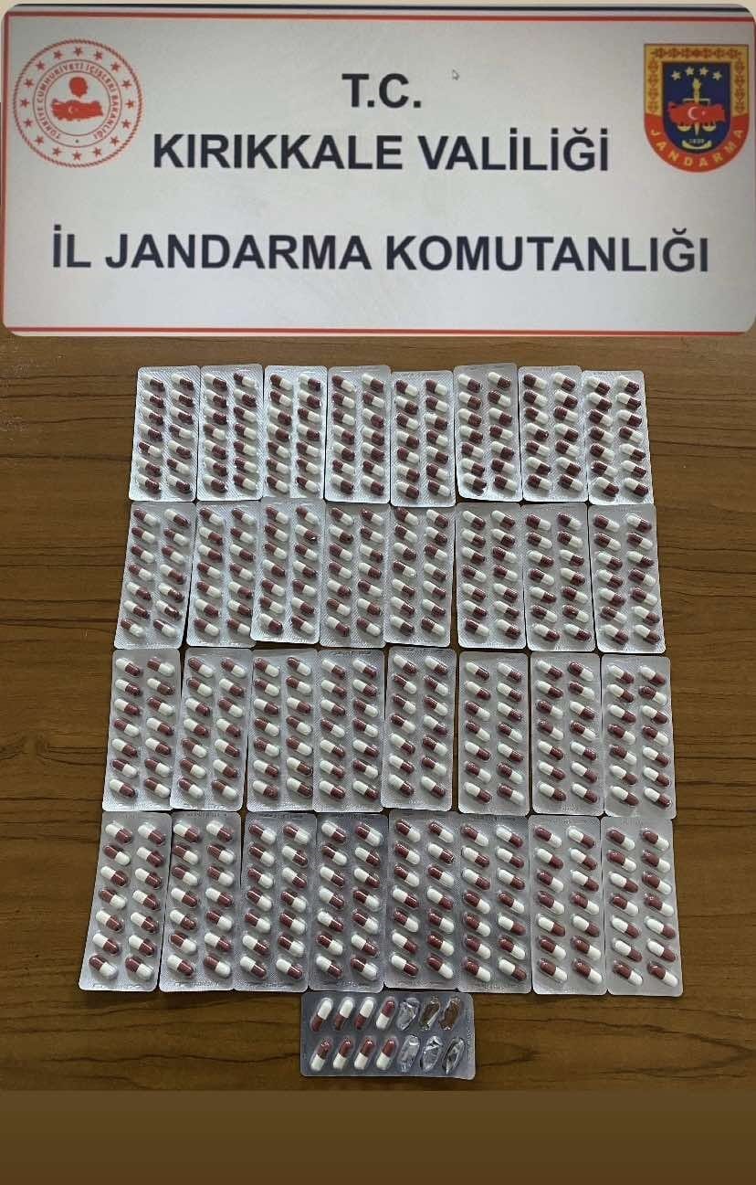 Jandarmadan uyuşturucu operasyonları: 2 g&ouml;zaltı
