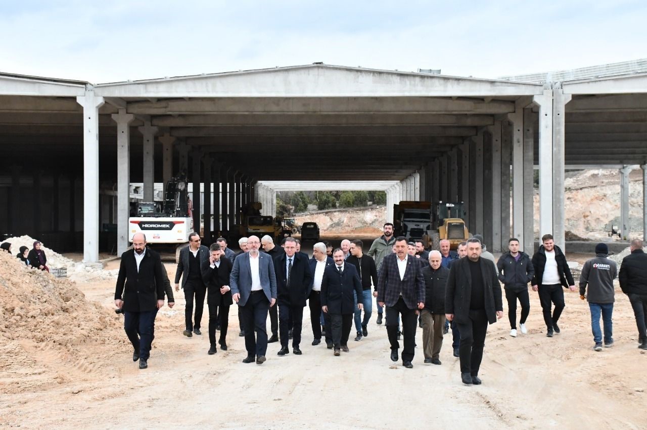 Emet-Hisarcık Orta &Ouml;l&ccedil;ekli Sanayi B&ouml;lgesinde y&uuml;zlerce kişiye iş imkanı
